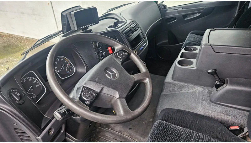 Mercedes-Benz Atego 1018 *L*Achteruitrijcamera*Automaat*Airco*Dhollandia Laadbrug*7149cm - شاحنة: صور 4 Mercedes-Benz Atego 1018 *L*Achteruitrijcamera*Automaat*Airco*Dhollandia Laadbrug*7149cm - شاحنة: صور 4