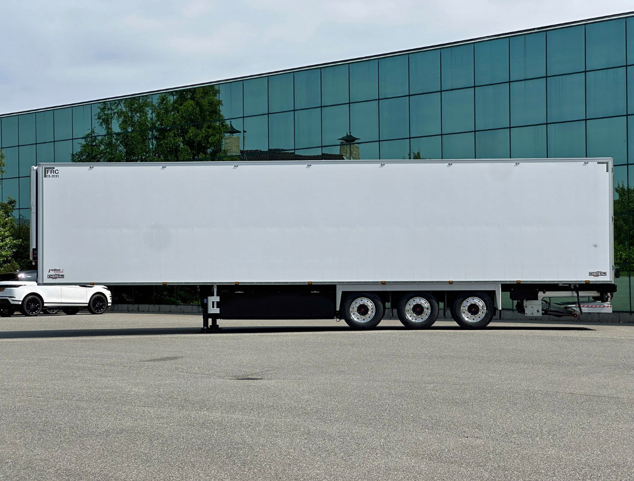Chereau CSD3 Thermo King A-360 2.500 KG Lift 270 High 250 Wide Brand NEW - مبردة نصف مقطورة: صور 2 Chereau CSD3 Thermo King A-360 2.500 KG Lift 270 High 250 Wide Brand NEW - مبردة نصف مقطورة: صور 2
