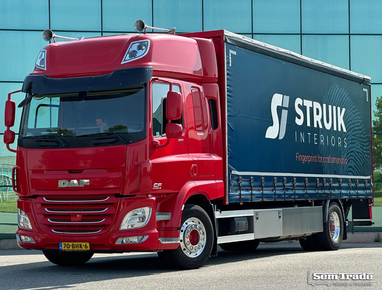 DAF CF 290 FA Space CAB Hardhouten Vloer 2500 KG Klep Nieuw Staat - بصندوق مغلق شاحنة: صور 1 DAF CF 290 FA Space CAB Hardhouten Vloer 2500 KG Klep Nieuw Staat - بصندوق مغلق شاحنة: صور 1
