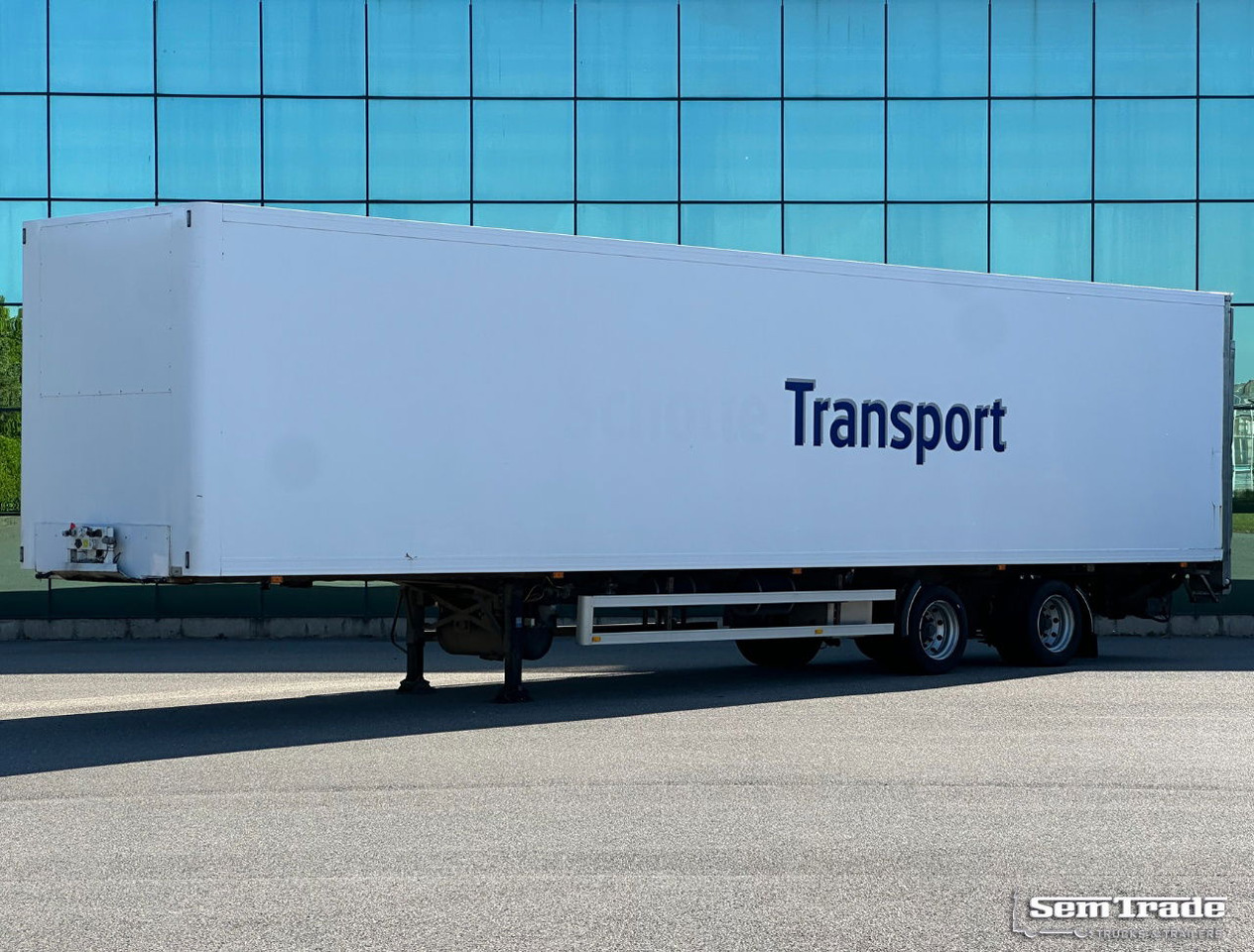 Jumbo 2 Alxe SOR Isolated BOX Tail Lift Steering Axle Holland-Trailer - بصندوق مغلق نصف مقطورة: صور 1 Jumbo 2 Alxe SOR Isolated BOX Tail Lift Steering Axle Holland-Trailer - بصندوق مغلق نصف مقطورة: صور 1