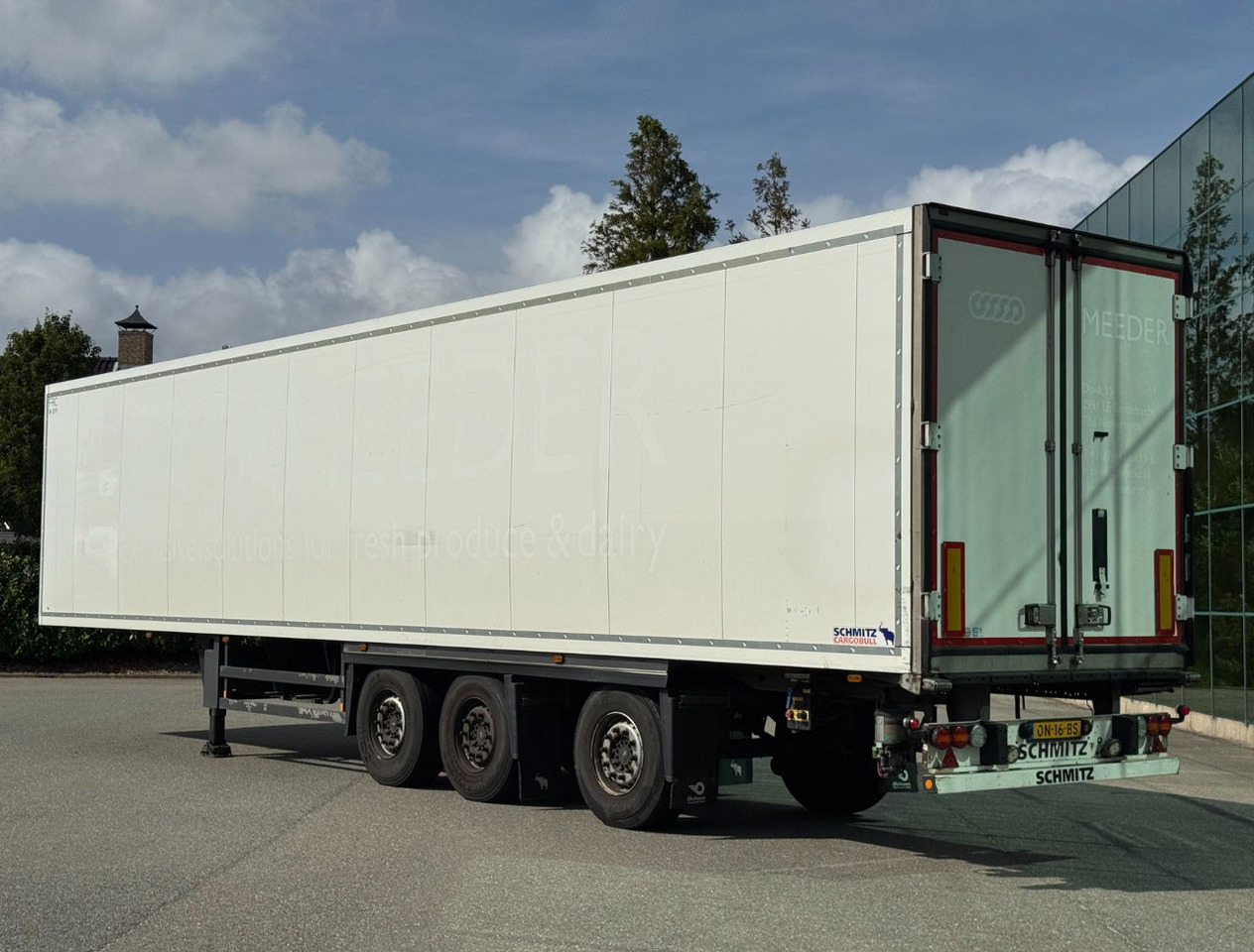 Schmitz Cargobull 3-AS Stuuras Carrier Vector 1550 Gegalvaniseerd Chassis Nieuwe APK Zeer Goede Banden TOP Staat NL Trailer - مبردة نصف مقطورة: صور 3 Schmitz Cargobull 3-AS Stuuras Carrier Vector 1550 Gegalvaniseerd Chassis Nieuwe APK Zeer Goede Banden TOP Staat NL Trailer - مبردة نصف مقطورة: صور 3
