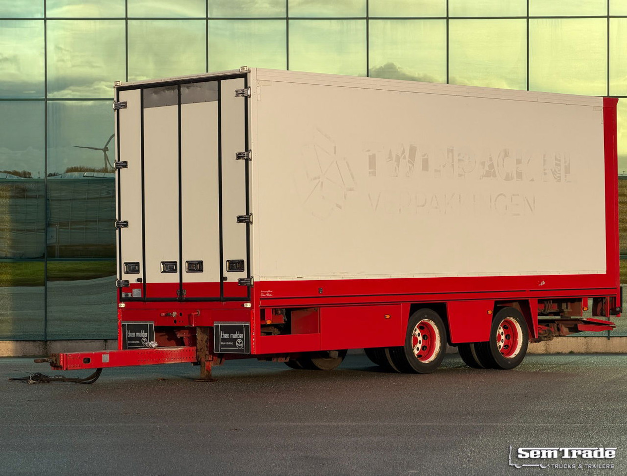 Trias 812-190 Theo Mulder Isolated BOX Disc Brakes Tail Lift - بصندوق مغلق مقطورة: صور 1 Trias 812-190 Theo Mulder Isolated BOX Disc Brakes Tail Lift - بصندوق مغلق مقطورة: صور 1