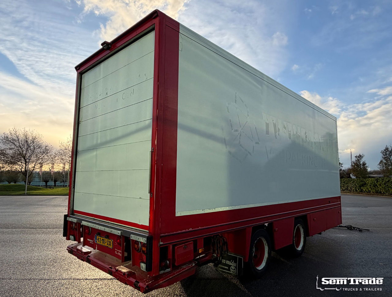 Trias 812-190 Theo Mulder Isolated BOX Disc Brakes Tail Lift - بصندوق مغلق مقطورة: صور 4 Trias 812-190 Theo Mulder Isolated BOX Disc Brakes Tail Lift - بصندوق مغلق مقطورة: صور 4