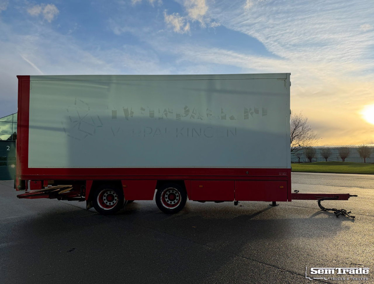 Trias 812-190 Theo Mulder Isolated BOX Disc Brakes Tail Lift - بصندوق مغلق مقطورة: صور 5 Trias 812-190 Theo Mulder Isolated BOX Disc Brakes Tail Lift - بصندوق مغلق مقطورة: صور 5