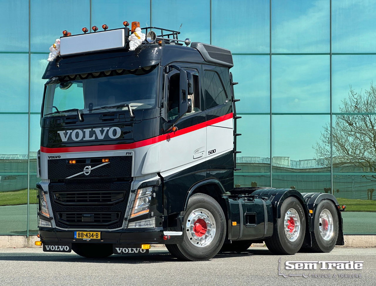 Volvo FH 6X2 LOW Roof 579.000 KM Special Interior Super Condition NEW APK - TUV - شاحنة جرار: صور 1 Volvo FH 6X2 LOW Roof 579.000 KM Special Interior Super Condition NEW APK - TUV - شاحنة جرار: صور 1