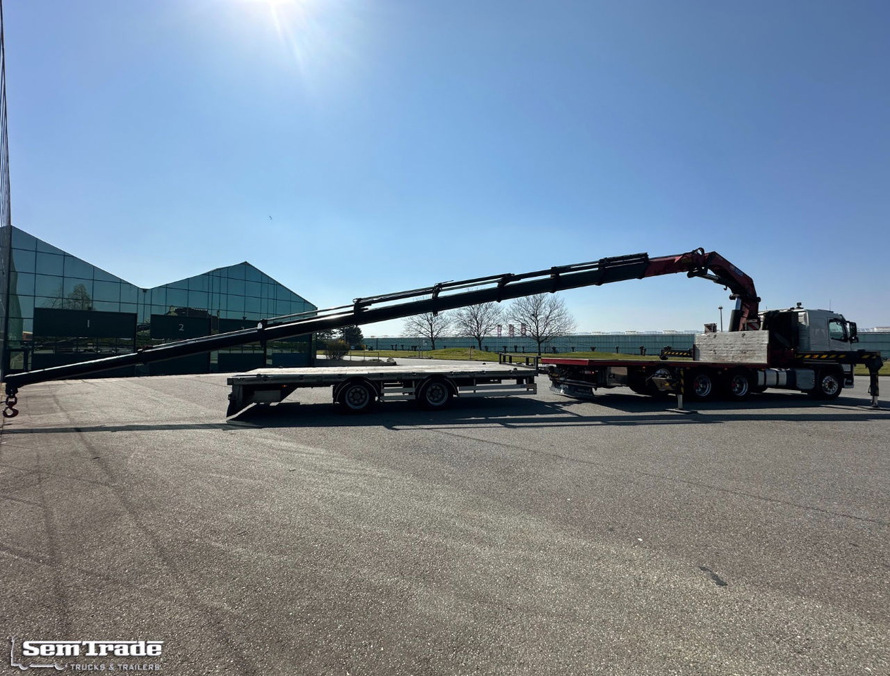 Volvo FMX 540 8X4 HMF 6020 K8 Kraan 231.000 KM + 2023 Sterk Trailer Super Condit - شاحنة كرين: صور 4 Volvo FMX 540 8X4 HMF 6020 K8 Kraan 231.000 KM + 2023 Sterk Trailer Super Condit - شاحنة كرين: صور 4