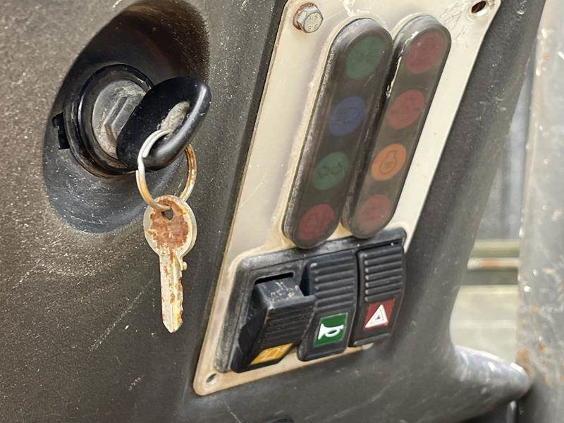 قلابة شاحنة AUSA D 150 AHG: صور 17