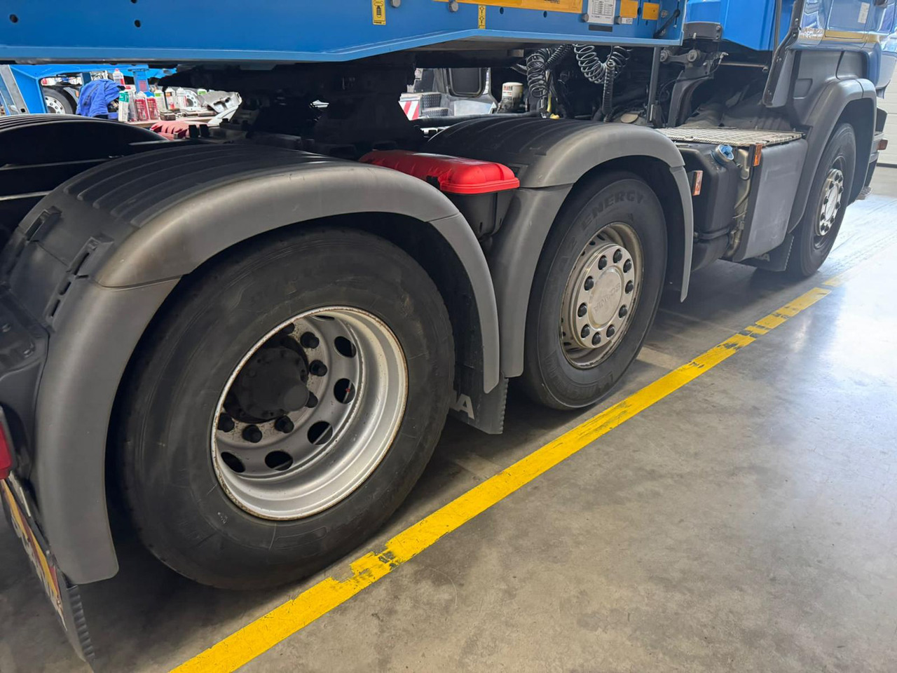 SCANIA R490 LA 6x2 - شاحنة جرار: صور 4 SCANIA R490 LA 6x2 - شاحنة جرار: صور 4