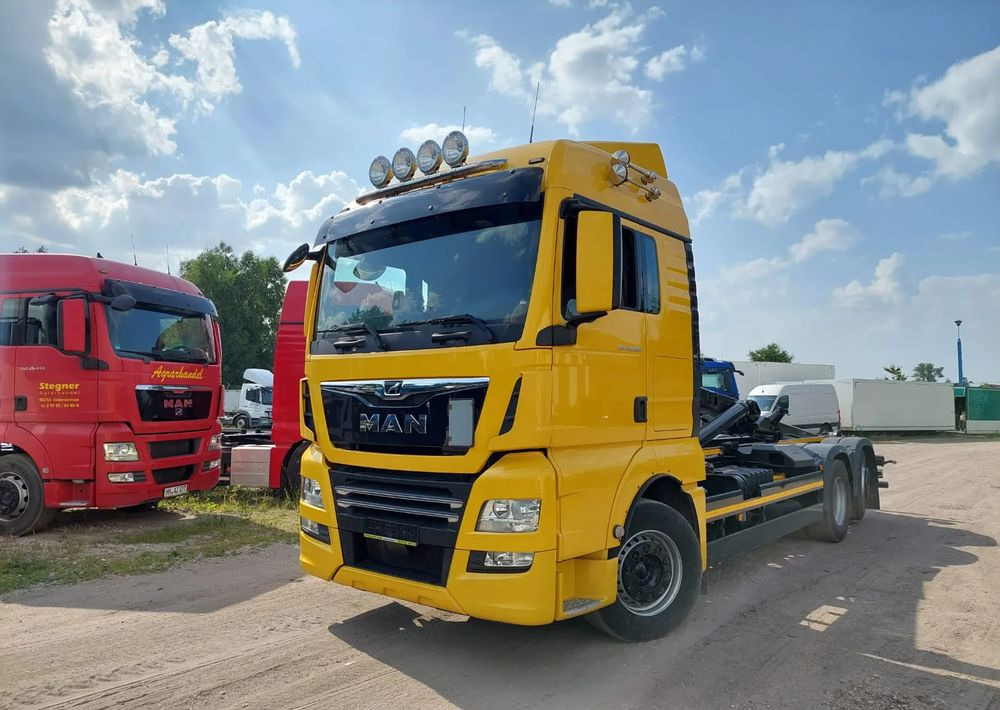 MAN TGX 26-500 Hakowiec oś skrętna - شاحنة ذات الخطاف: صور 2 MAN TGX 26-500 Hakowiec oś skrętna - شاحنة ذات الخطاف: صور 2