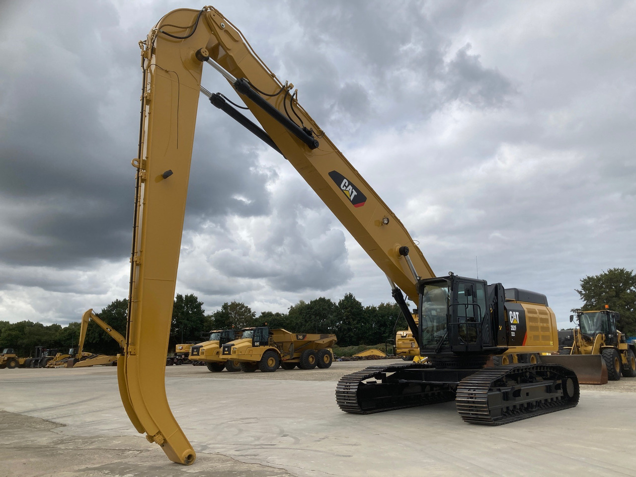 CATERPILLAR 352F Material Handler - حفارة النقل والشحن: صور 3 CATERPILLAR 352F Material Handler - حفارة النقل والشحن: صور 3