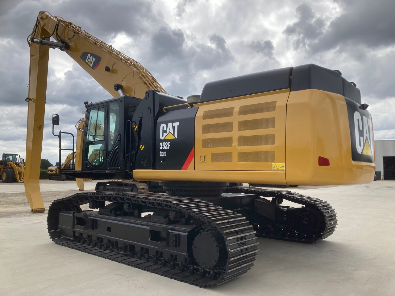 CATERPILLAR 352F Material Handler - حفارة النقل والشحن: صور 1 CATERPILLAR 352F Material Handler - حفارة النقل والشحن: صور 1