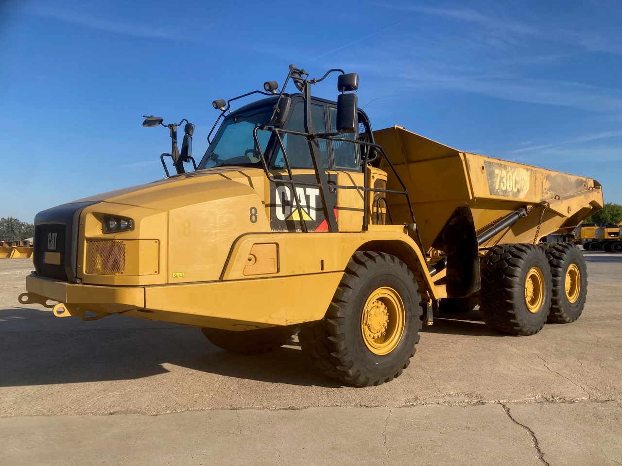 CATERPILLAR 730C - شاحنة مفصلية: صور 1 CATERPILLAR 730C - شاحنة مفصلية: صور 1