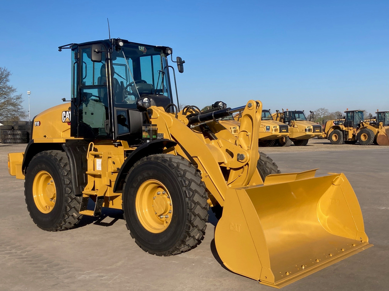 CATERPILLAR 910 - اللودر بعجل: صور 4 CATERPILLAR 910 - اللودر بعجل: صور 4