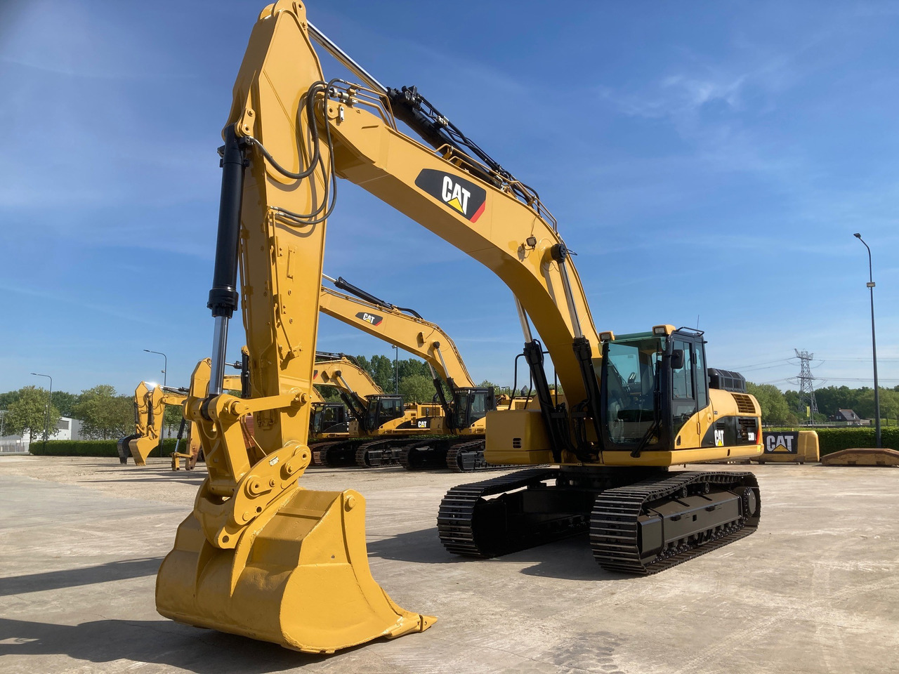 Caterpillar 330DL - حفارات زحافة: صور 3 Caterpillar 330DL - حفارات زحافة: صور 3