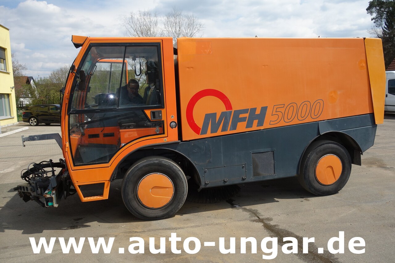 Aebi Schmidt MFH 5000 Kehrmaschine Ersatzteilträger - SpareParts EZ 2000 - سياره كنس شوارع: صور 5 Aebi Schmidt MFH 5000 Kehrmaschine Ersatzteilträger - SpareParts EZ 2000 - سياره كنس شوارع: صور 5