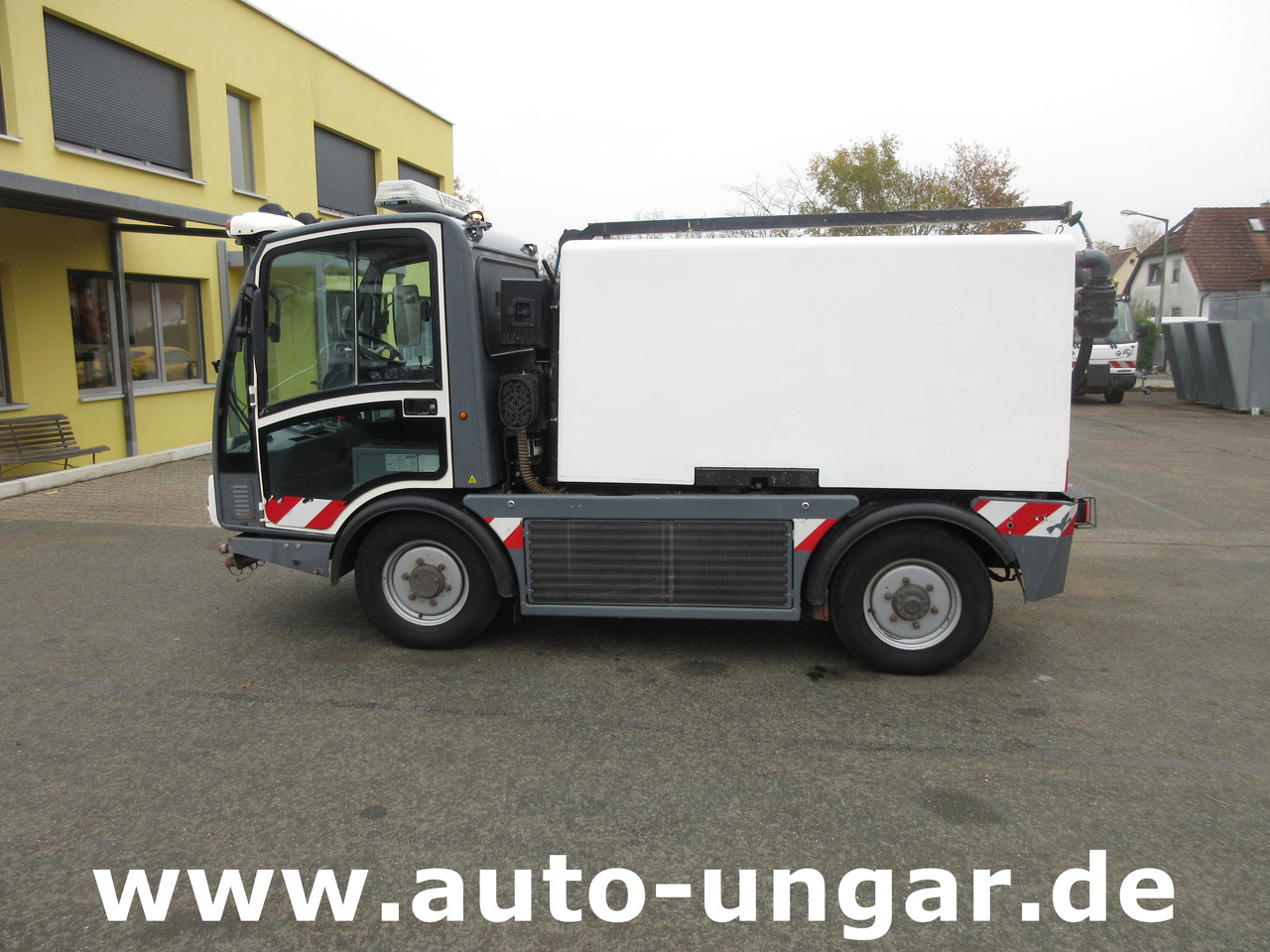 سيارة بلدية BOSCHUNG L3 Laveuse Kärcher Baujahr 2015 mit Hochdruckreiniger am Heck: صور 7