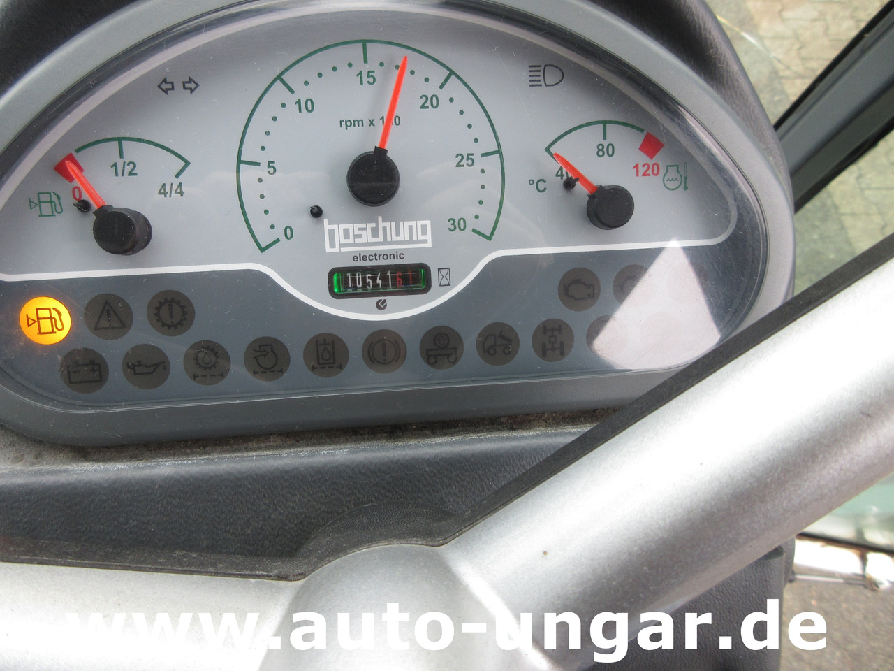 سيارة بلدية BOSCHUNG L3 Laveuse Kärcher Baujahr 2015 mit Hochdruckreiniger am Heck: صور 16