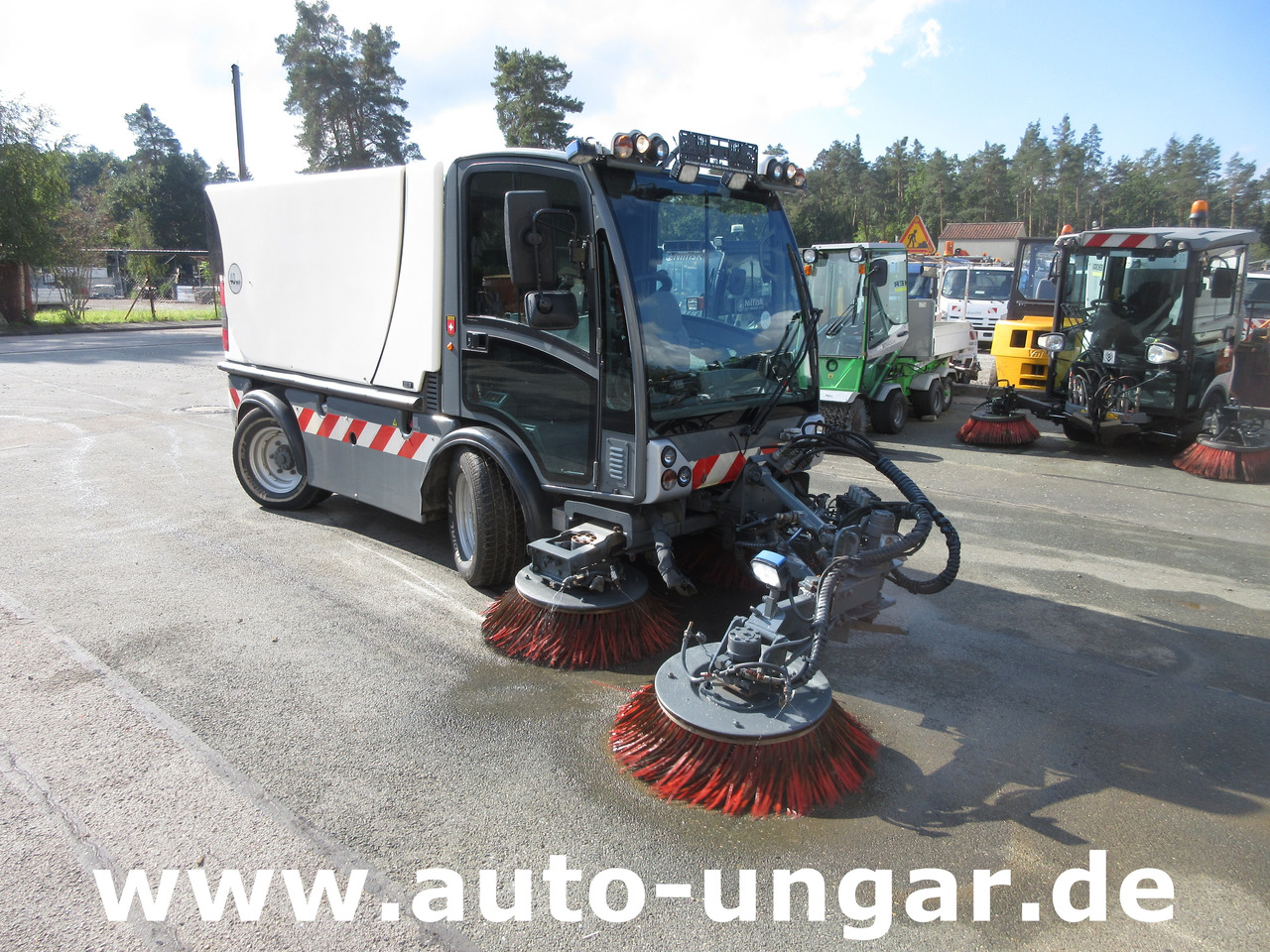 Boschung S3 Kehrmaschine urban sweeper Wildkrautbesen Allradlenkung - سياره كنس شوارع: صور 1 Boschung S3 Kehrmaschine urban sweeper Wildkrautbesen Allradlenkung - سياره كنس شوارع: صور 1