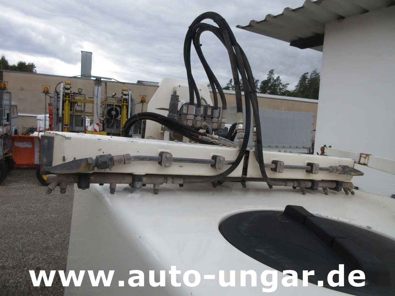 CMAR NC300 Schwemmaufbau Laveuse  Bj.  2014 für Multicar Tremo Hochdruck - سيارة بلدية: صور 5 CMAR NC300 Schwemmaufbau Laveuse  Bj.  2014 für Multicar Tremo Hochdruck - سيارة بلدية: صور 5