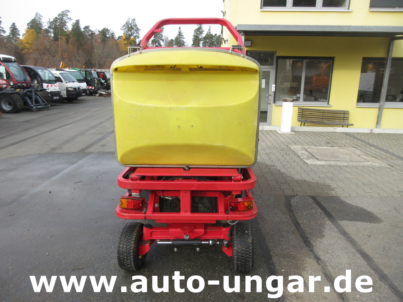 Ferrari PG280D Hochentleerung Hydrostat Kubota Diesel Parkmäher Mäher - معدات القش: صور 5 Ferrari PG280D Hochentleerung Hydrostat Kubota Diesel Parkmäher Mäher - معدات القش: صور 5