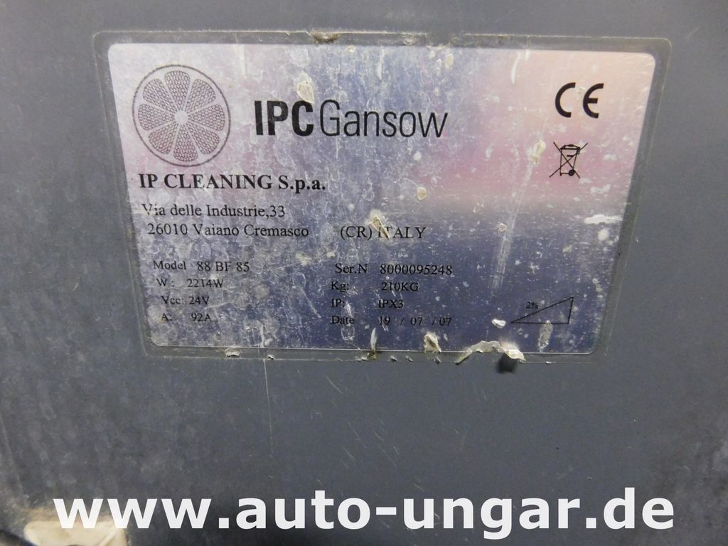 Gansow 88 mit eigenem Antrieb 24V inkl. Ladegerät - ماكينة فرك وتجفيف: صور 5 Gansow 88 mit eigenem Antrieb 24V inkl. Ladegerät - ماكينة فرك وتجفيف: صور 5