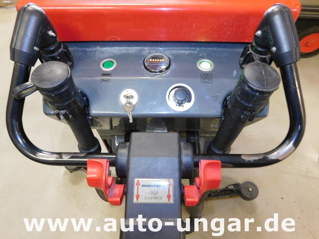 Gansow 88 mit eigenem Antrieb 24V inkl. Ladegerät - ماكينة فرك وتجفيف: صور 4 Gansow 88 mit eigenem Antrieb 24V inkl. Ladegerät - ماكينة فرك وتجفيف: صور 4