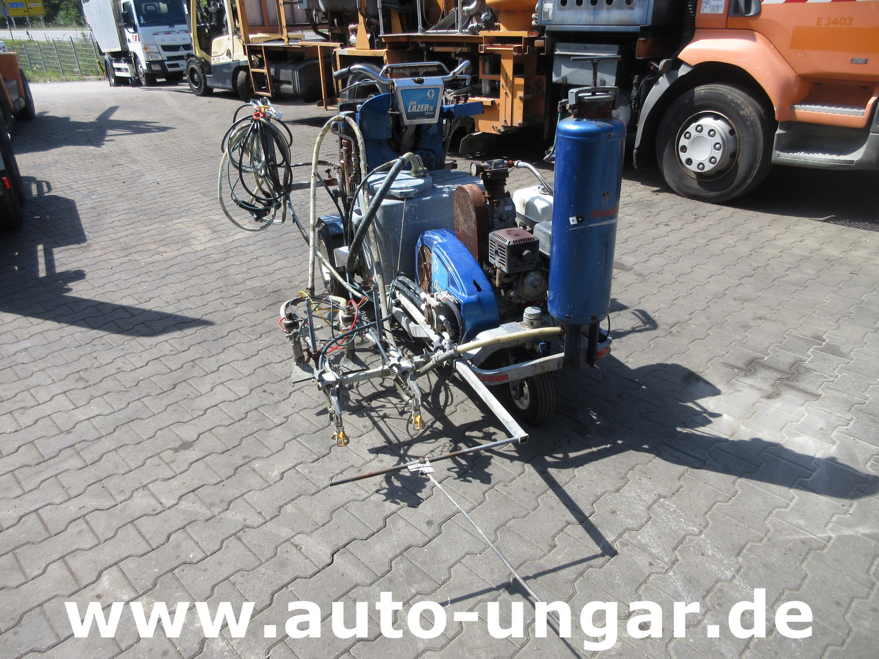 Graco LineLazer IV 250 SPS selbstfahrend Airless Perlen Roadmarking Straßenmarkierung - آلة أسفلت: صور 2 Graco LineLazer IV 250 SPS selbstfahrend Airless Perlen Roadmarking Straßenmarkierung - آلة أسفلت: صور 2