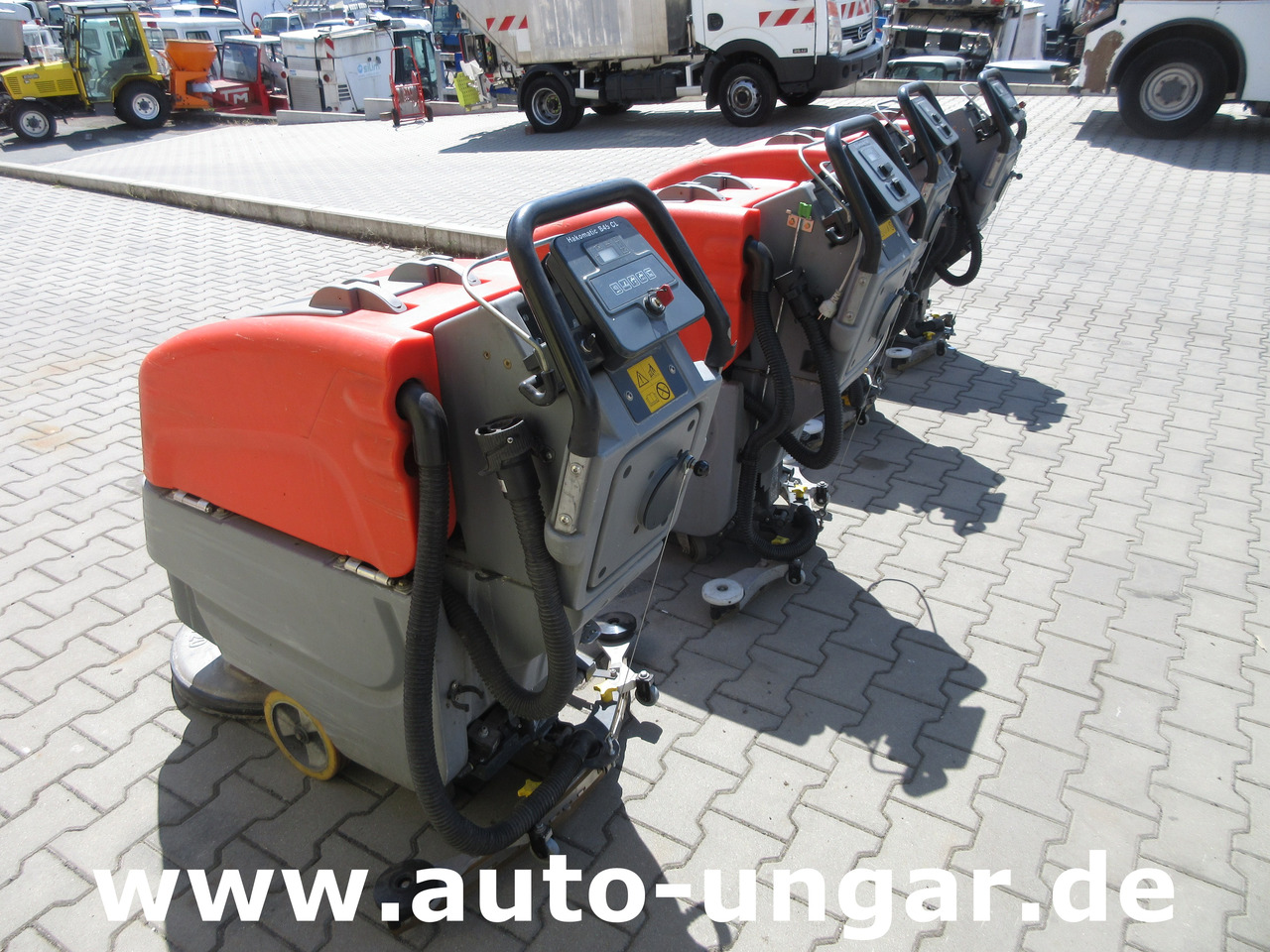 Hako B45 Scheuersaugmaschine B45CL eigener Antrieb Scrubber - ماكينة فرك وتجفيف: صور 3 Hako B45 Scheuersaugmaschine B45CL eigener Antrieb Scrubber - ماكينة فرك وتجفيف: صور 3