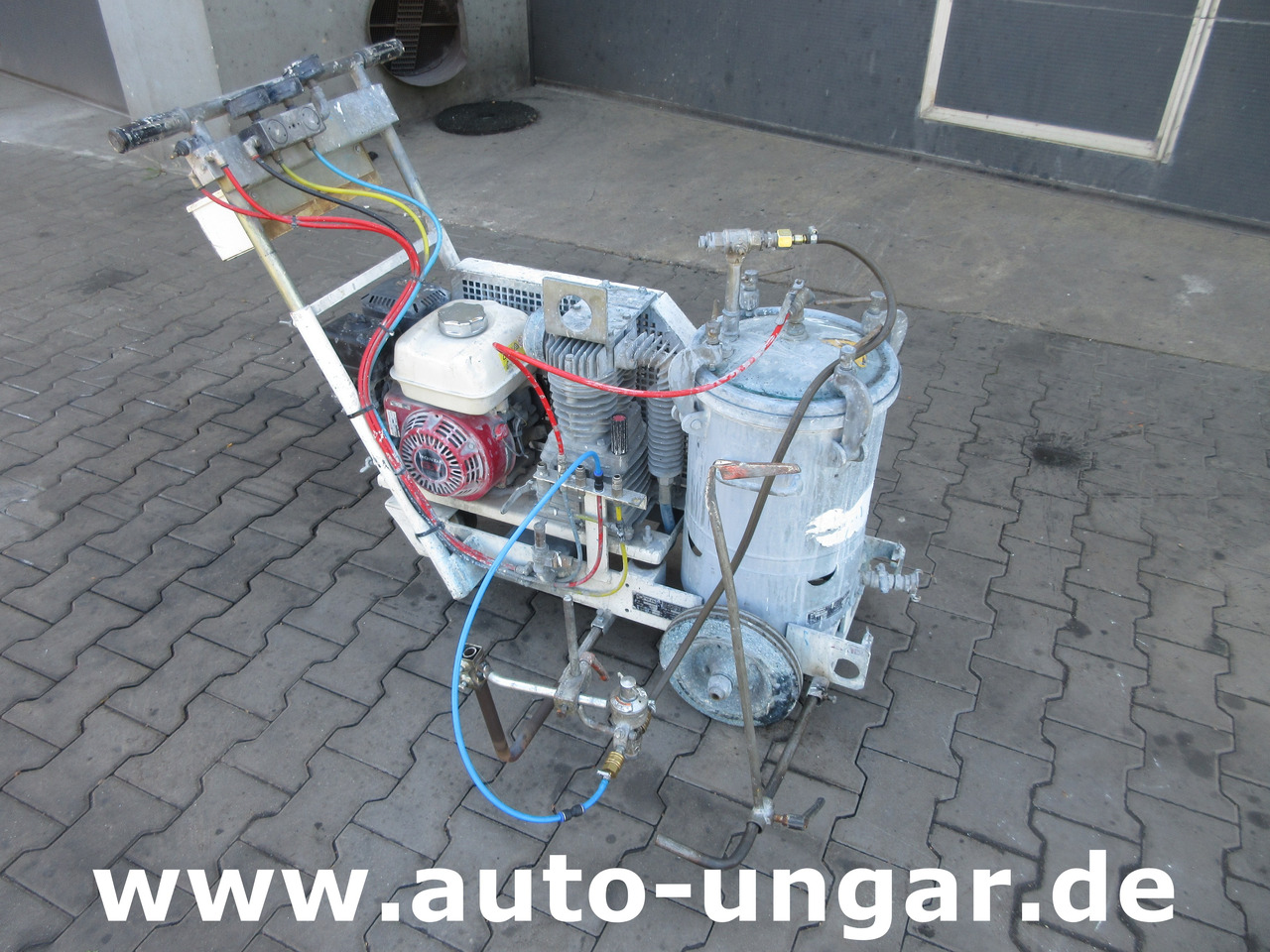 Hofmann H5-1 Straßenmarkierungsmaschine Roadmarking Machine Graco Markiermaschine - آلة أسفلت: صور 1 Hofmann H5-1 Straßenmarkierungsmaschine Roadmarking Machine Graco Markiermaschine - آلة أسفلت: صور 1