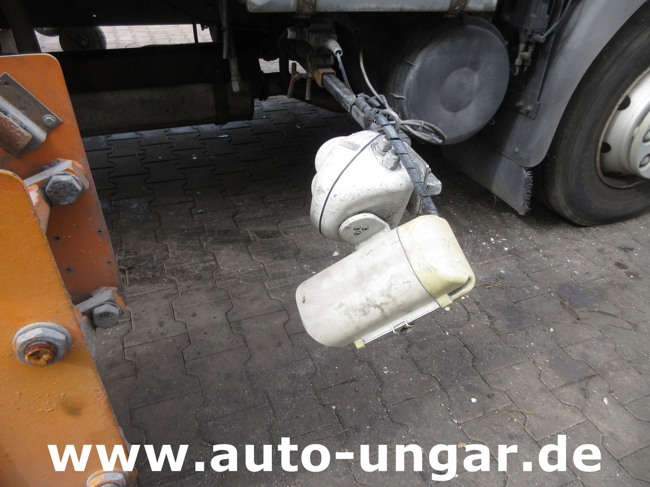 Hofmann H75 - 1000 Thermoplastic Roadmarking Machine Truck Mounted Hot Paint - آلة أسفلت: صور 5 Hofmann H75 - 1000 Thermoplastic Roadmarking Machine Truck Mounted Hot Paint - آلة أسفلت: صور 5