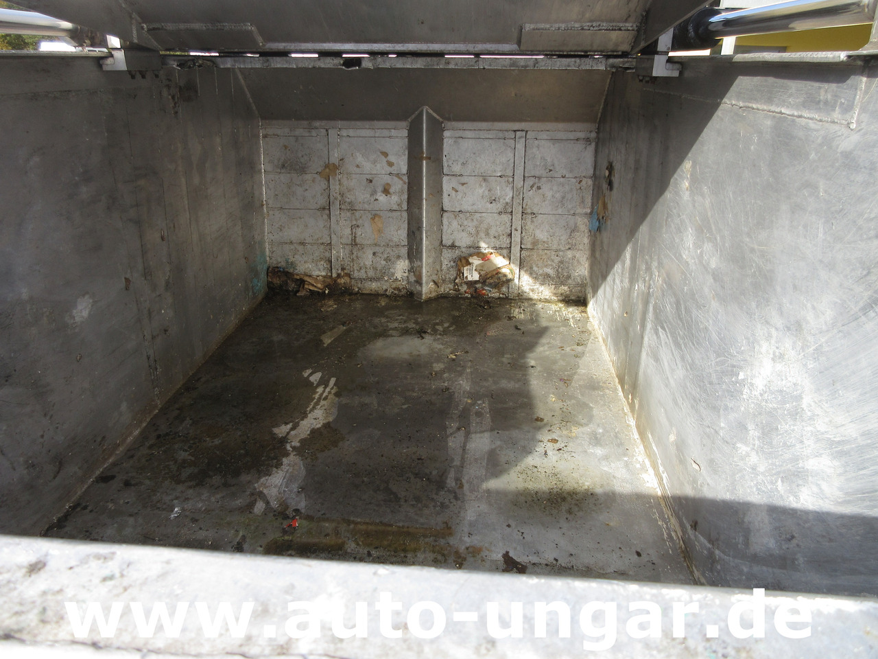 شاحنة القمامة Isuzu NPR 75 Müllwagen Provence Benne - Faun Lifter Presse Kipper Trittbrett Bj 12: صور 8