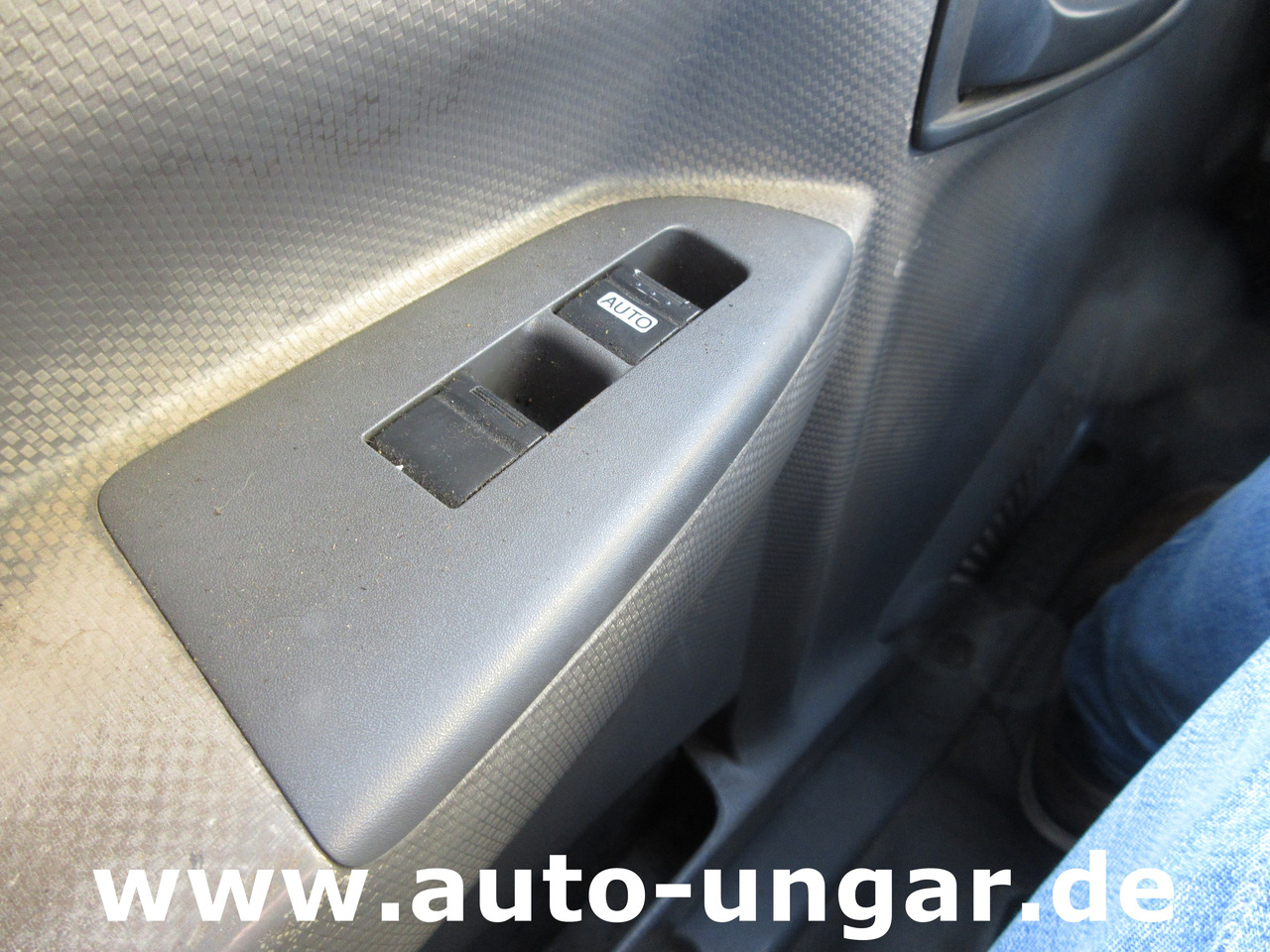 شاحنة القمامة Isuzu NPR 75 Müllwagen Provence Benne - Faun Lifter Presse Kipper Trittbrett Bj 12: صور 13