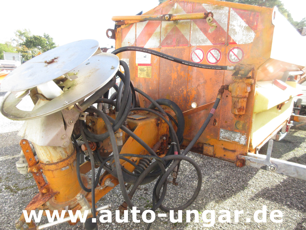 Küpper-Weisser STA80 W12H 1.2m³ Salzstreuer + Sole - سيارة بلدية: صور 4 Küpper-Weisser STA80 W12H 1.2m³ Salzstreuer + Sole - سيارة بلدية: صور 4