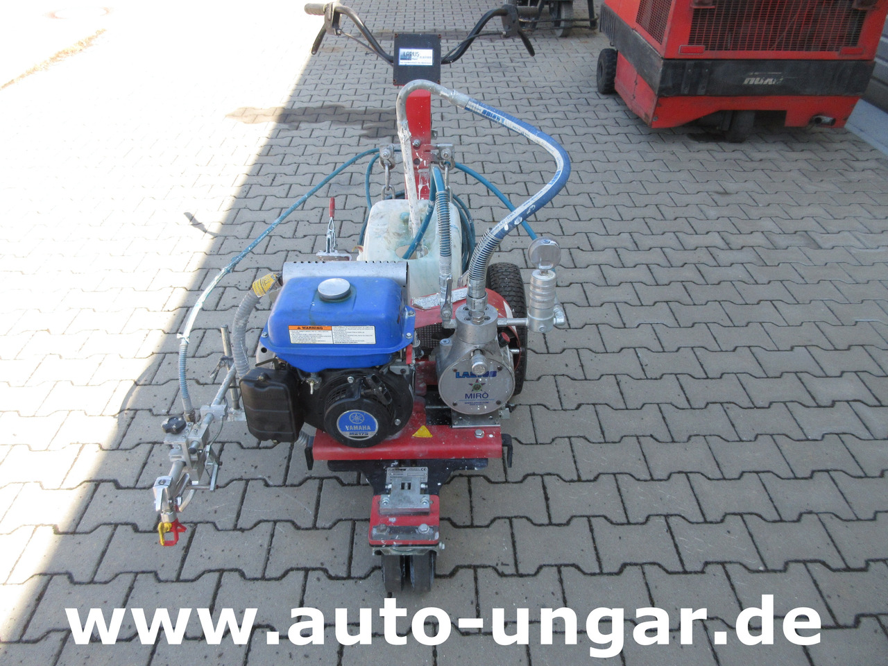 Larius Miro Liner Plus Airless Roadmarking Markiermaschine Bj. 2017 Graco - آلات البناء: صور 2 Larius Miro Liner Plus Airless Roadmarking Markiermaschine Bj. 2017 Graco - آلات البناء: صور 2