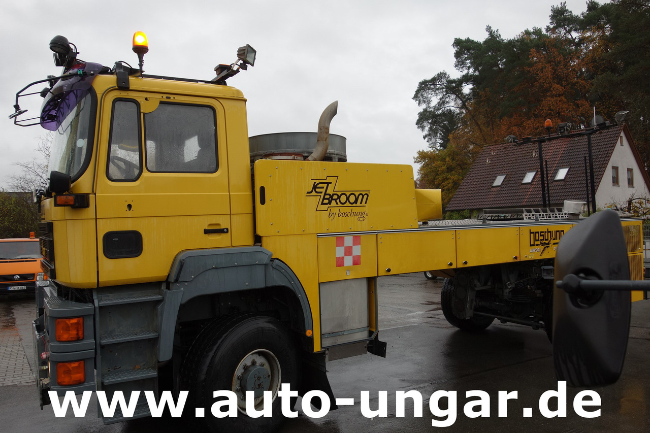 MAN Boschung BJB 8000 Speed Broom 4x4 Offroad Trial Flughafen - معدات الدعم الأرضي, معدات الدعم الأرضي: صور 4 MAN Boschung BJB 8000 Speed Broom 4x4 Offroad Trial Flughafen - معدات الدعم الأرضي, معدات الدعم الأرضي: صور 4
