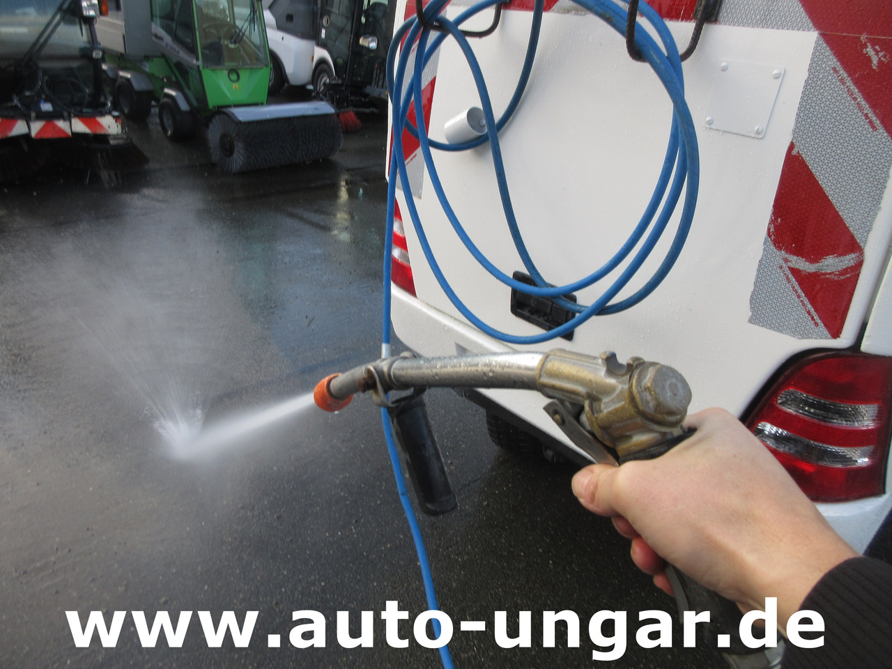 Multicar Tremo X56 CMAR LC 860 Schwemmfahrzeug Streetwasher 4x4x4 Baujahr 2014 EU5 - سيارة بلدية: صور 4 Multicar Tremo X56 CMAR LC 860 Schwemmfahrzeug Streetwasher 4x4x4 Baujahr 2014 EU5 - سيارة بلدية: صور 4