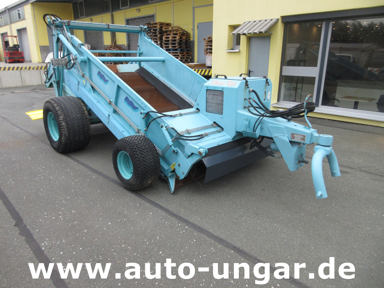 Pistenbully BeachTech STR 2000 BeachCleaner Strandreiniger чистач на плажа - سيارة بلدية: صور 2 Pistenbully BeachTech STR 2000 BeachCleaner Strandreiniger чистач на плажа - سيارة بلدية: صور 2