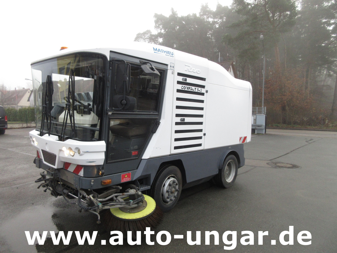 RAVO 545 Compact Kehrmaschine 5m³ Kommunalfahrzeug Baujahr 2010 streetsweeper - كناسة المناطق الصناعية: صور 5 RAVO 545 Compact Kehrmaschine 5m³ Kommunalfahrzeug Baujahr 2010 streetsweeper - كناسة المناطق الصناعية: صور 5