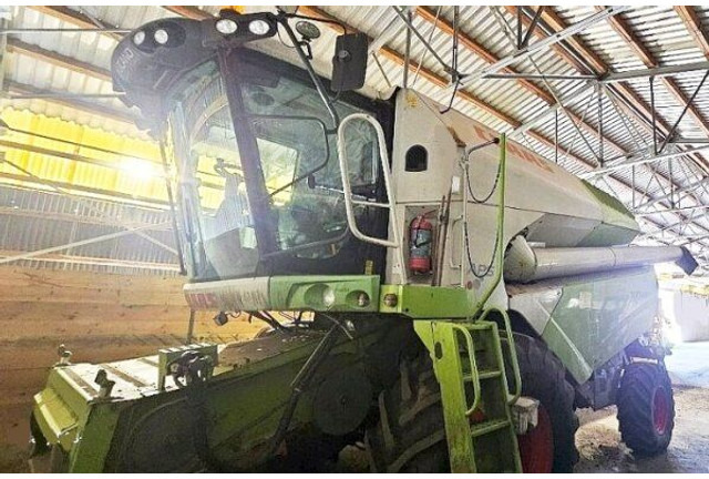 Claas Tucano 450 (839) +V 750 - حصادة شاملة: صور 1 Claas Tucano 450 (839) +V 750 - حصادة شاملة: صور 1