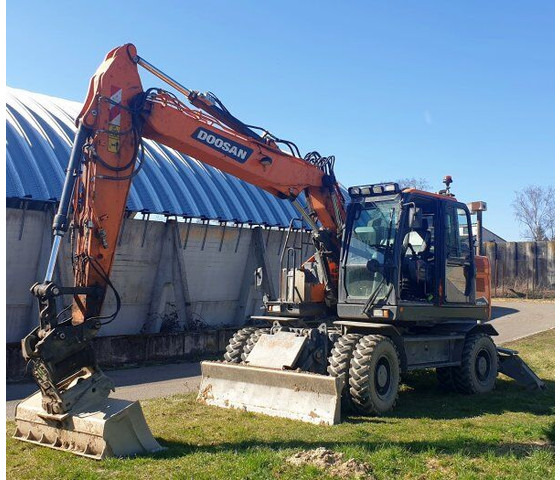 Doosan 18t DX165 WR-7 (DEVELON) - حفارة على عجلات: صور 2 Doosan 18t DX165 WR-7 (DEVELON) - حفارة على عجلات: صور 2