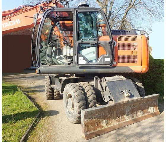 Hitachi Zaxis 140W-5B - حفارة على عجلات: صور 2 Hitachi Zaxis 140W-5B - حفارة على عجلات: صور 2