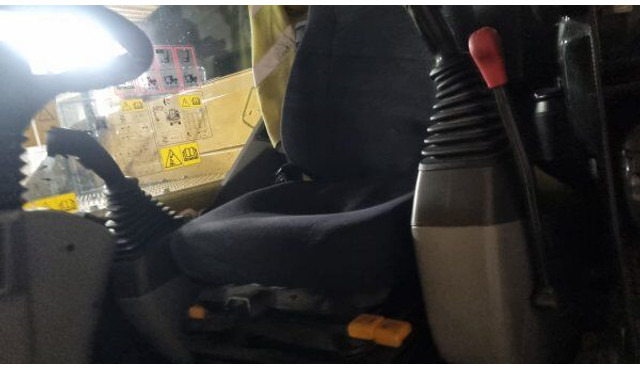 Komatsu PW 138 MR - حفارة على عجلات: صور 4 Komatsu PW 138 MR - حفارة على عجلات: صور 4