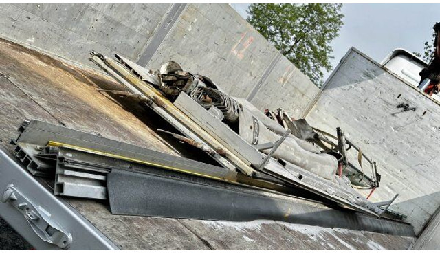 Mercedes-Benz Axor 1824 - شاحنات مسطحة, شاحنة كرين: صور 5 Mercedes-Benz Axor 1824 - شاحنات مسطحة, شاحنة كرين: صور 5