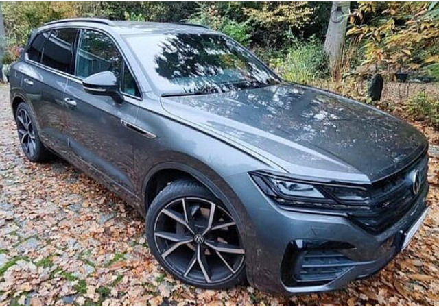 Volkswagen Touareg 3.0 TDi R-line 4-motion - سيارة دفع رباعي: صور 1 Volkswagen Touareg 3.0 TDi R-line 4-motion - سيارة دفع رباعي: صور 1