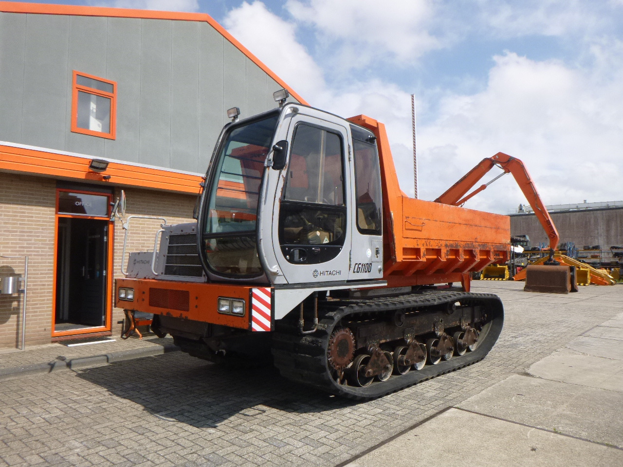 HITACHI CG110D-SC - عربات نقل قلابة مجنزرة: صور 2 HITACHI CG110D-SC - عربات نقل قلابة مجنزرة: صور 2