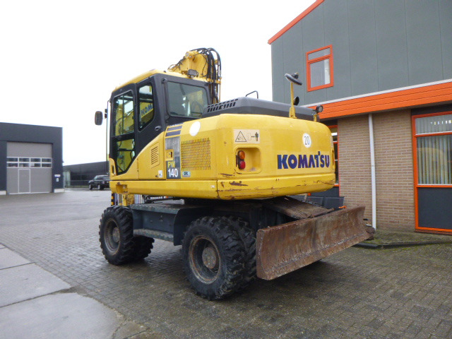 KOMATSU PW140-7 - حفارة على عجلات: صور 3 KOMATSU PW140-7 - حفارة على عجلات: صور 3