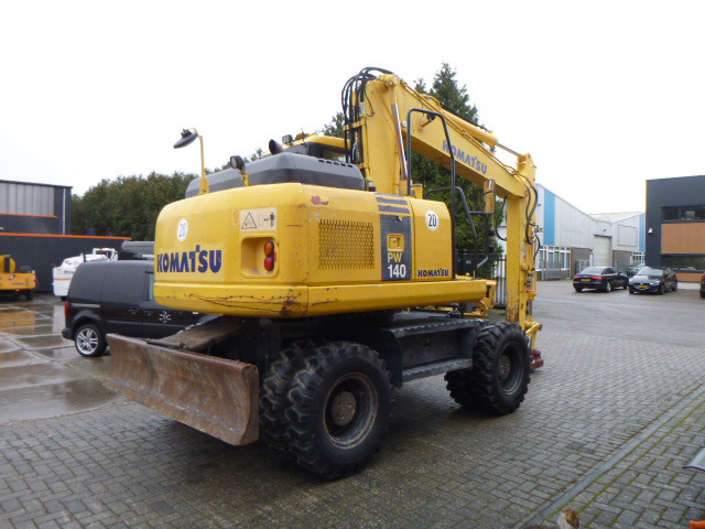 KOMATSU PW140-7 - حفارة على عجلات: صور 5 KOMATSU PW140-7 - حفارة على عجلات: صور 5