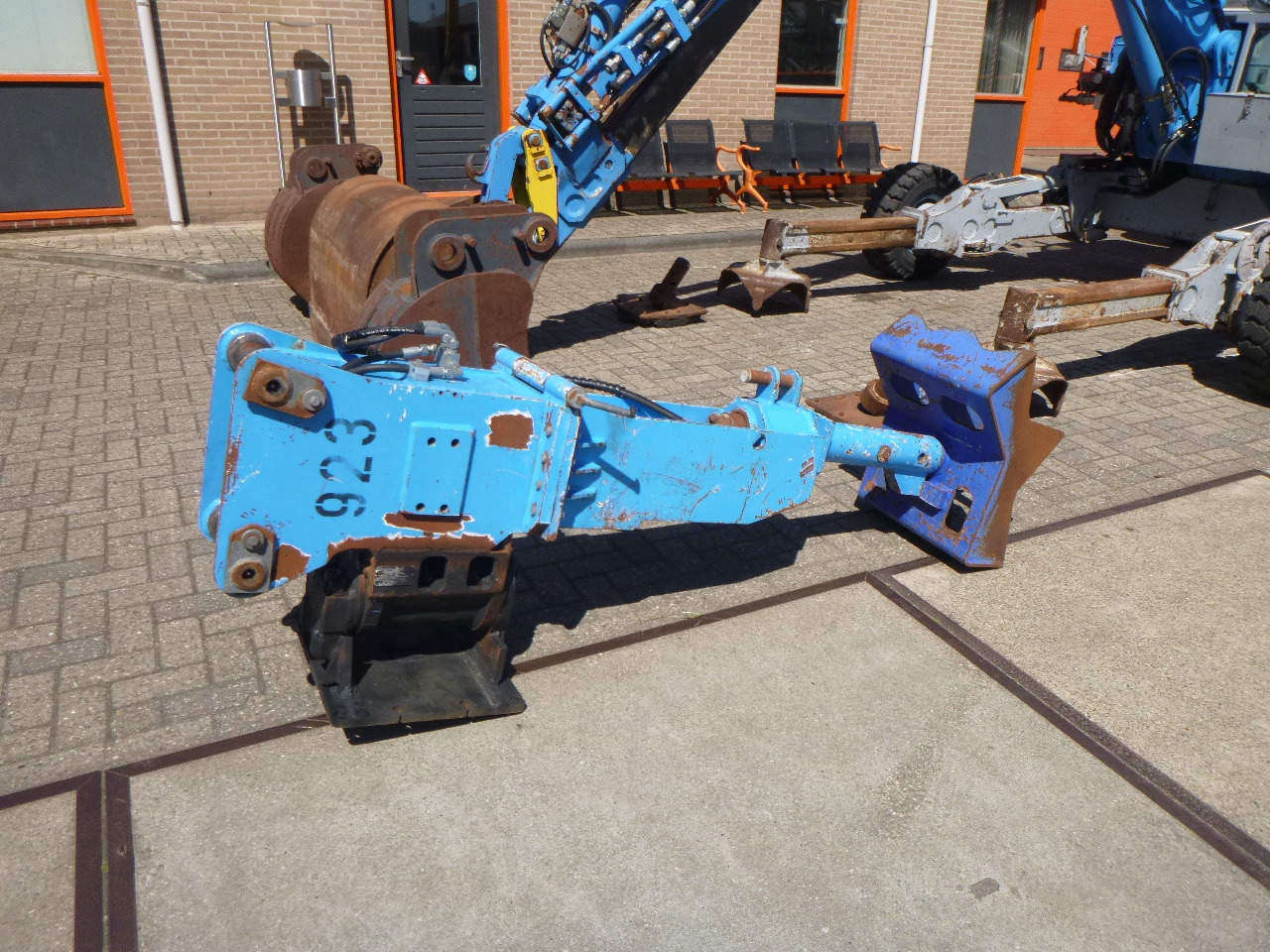 MENZI MUCK A71T2M - حفارة العنكبوت: صور 4 MENZI MUCK A71T2M - حفارة العنكبوت: صور 4