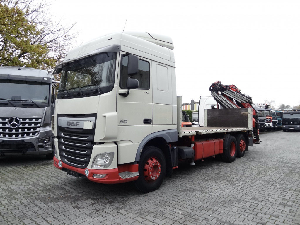 Daf XF440 6X2 Fassi 235 mit Jib bis 24.50 Meter - شاحنات مسطحة, شاحنة كرين: صور 1 Daf XF440 6X2 Fassi 235 mit Jib bis 24.50 Meter - شاحنات مسطحة, شاحنة كرين: صور 1