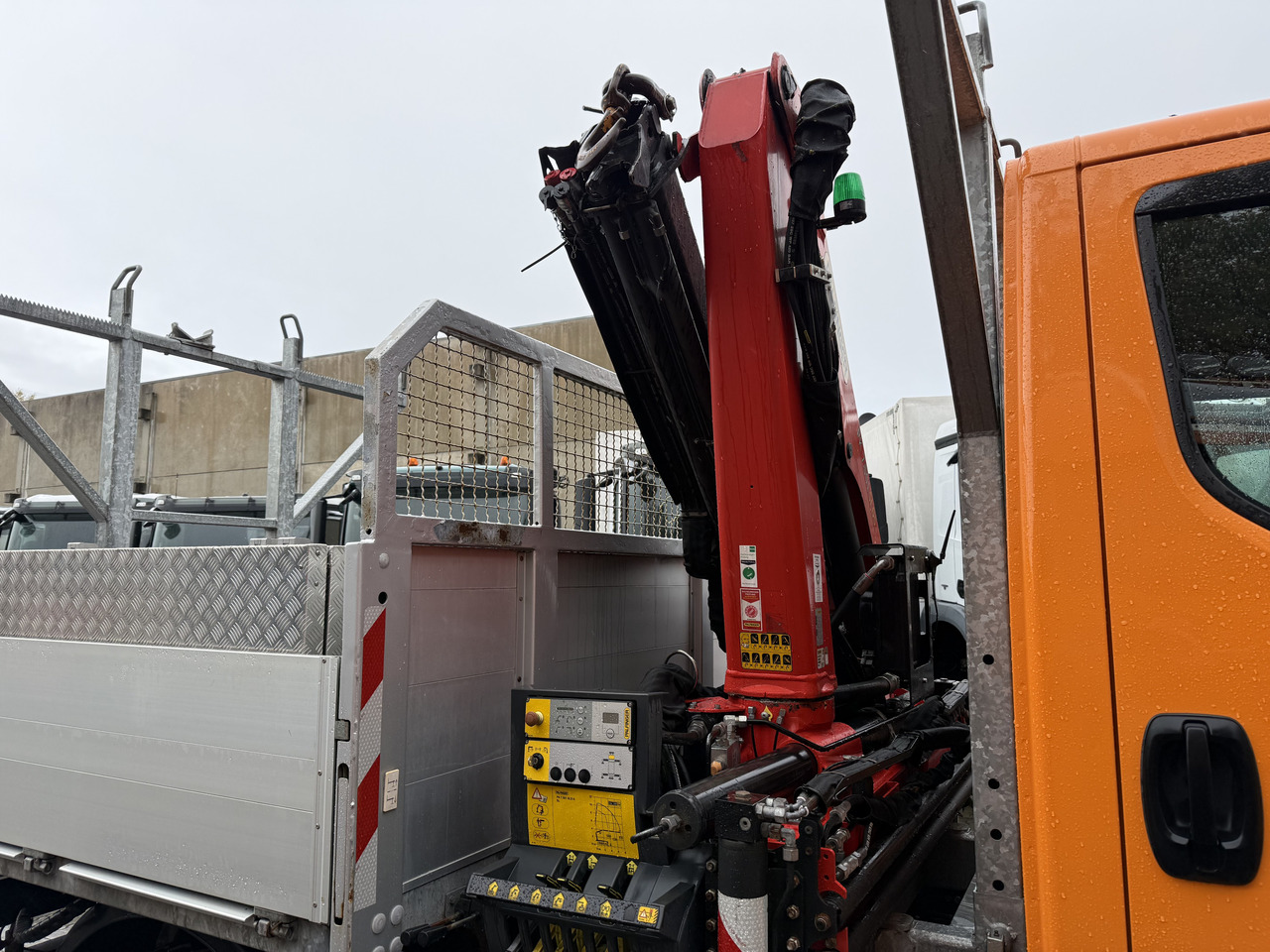 Iveco Daily 55S18W 4X4 Palfinger PK 7.501 - الشاحنات الصغيرة المسطحة: صور 3 Iveco Daily 55S18W 4X4 Palfinger PK 7.501 - الشاحنات الصغيرة المسطحة: صور 3